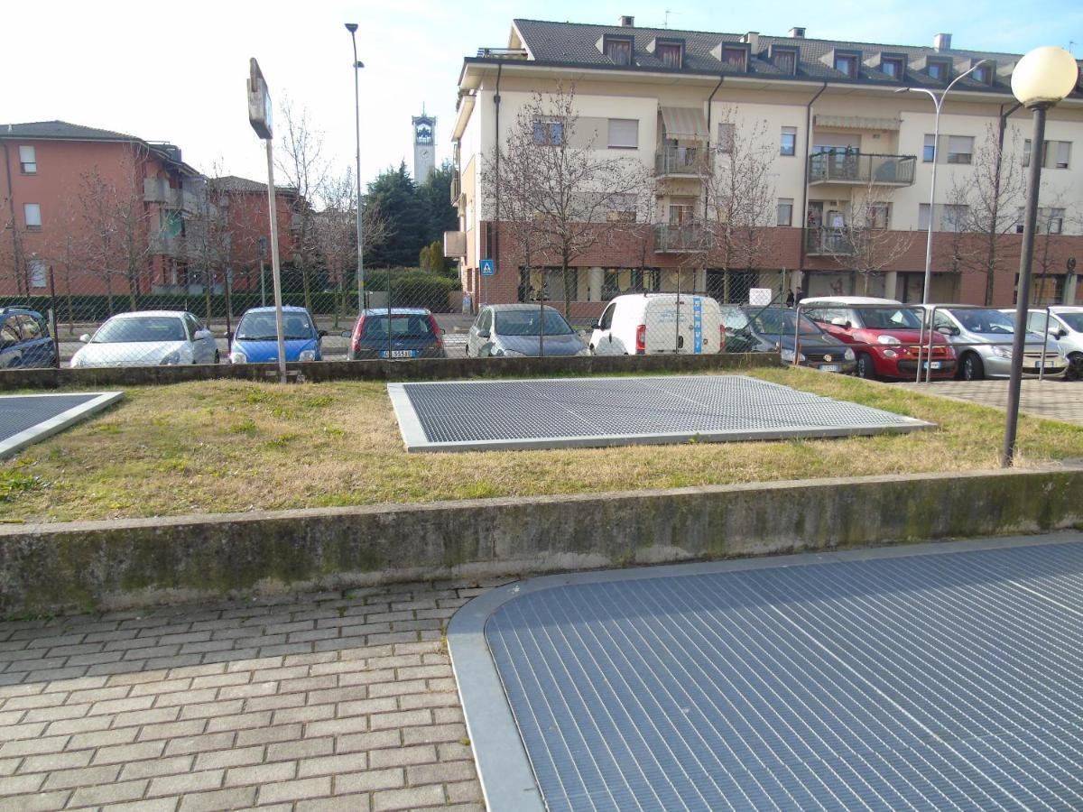 Casa Leonardo Airport Hotel Azzano San Paolo Buitenkant foto